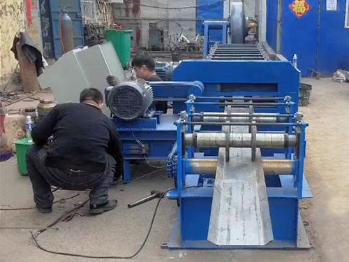 江苏止水钢板机